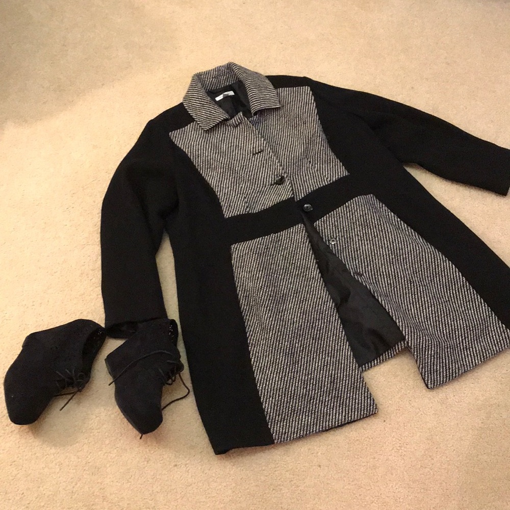 dressbarn black and white 39 in long Jacket -3X